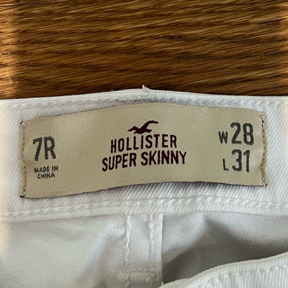 Hollister Super Skinny EUC - Picture 2 of 3